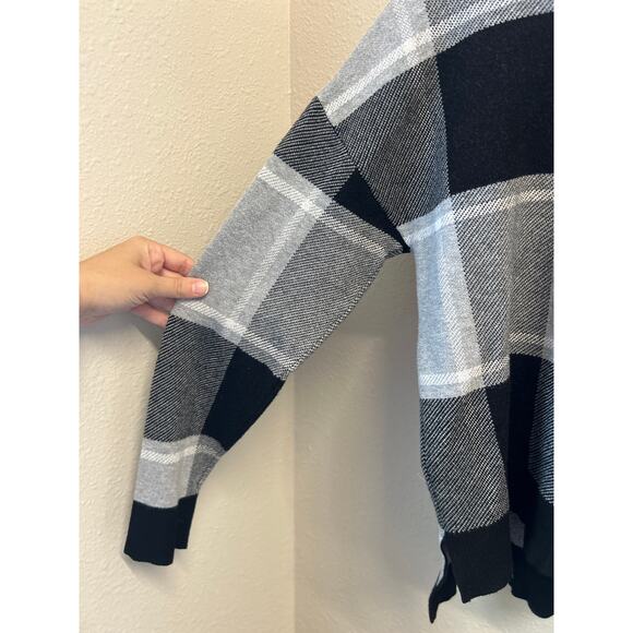 SAKS Fifth Avenue Black Gray Plaid Crew Neck High Low Box Sweater Size Medium - Picture 4 of 9